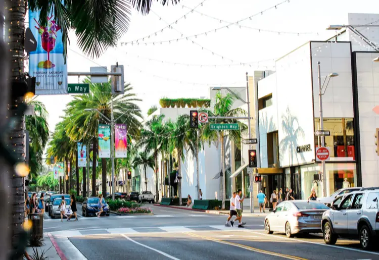 shopping at rodeo drive is one great thing to do in southern california