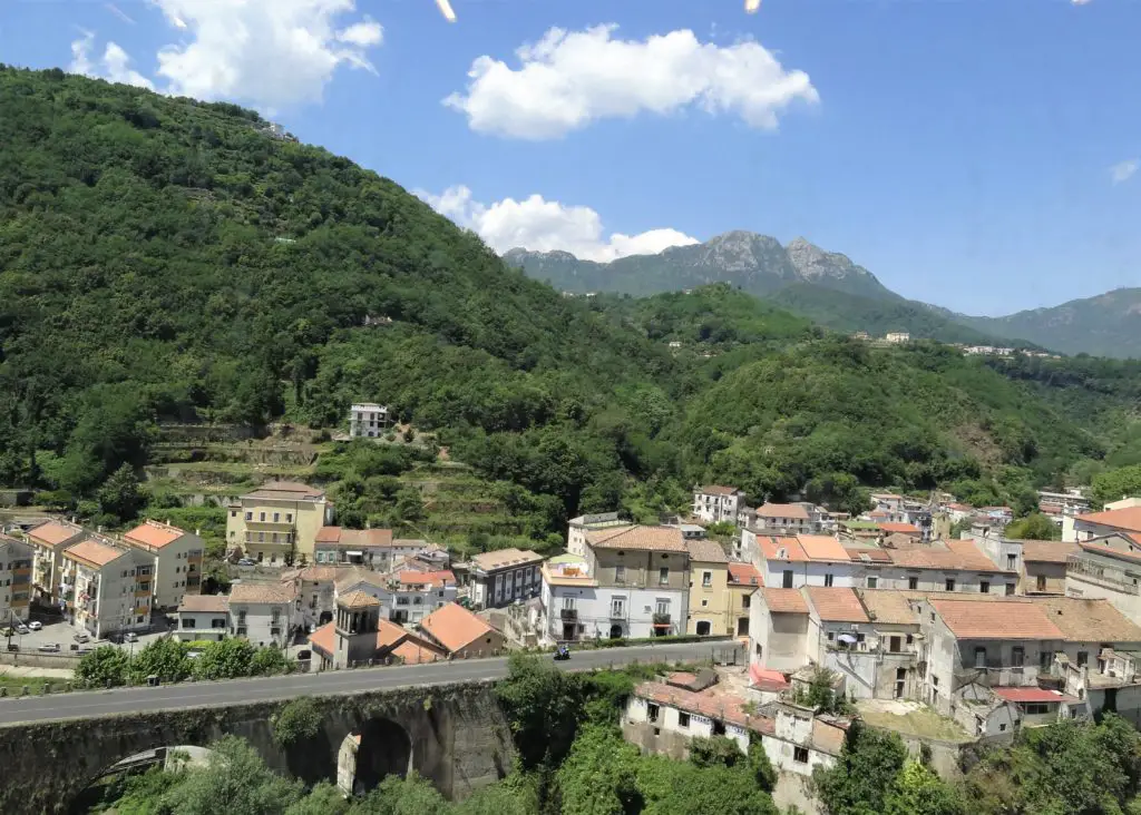 beautiful scenery on train ride to pompeii