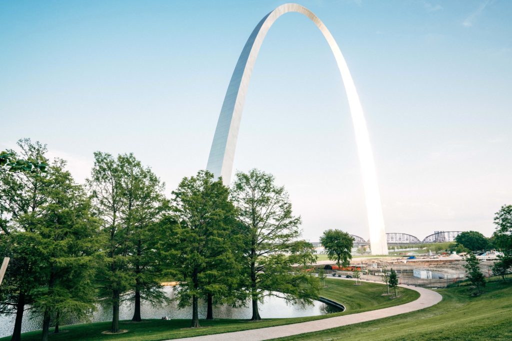 the st. louis arch is the world's tallest and one cool reason to visit st. louis, missouri