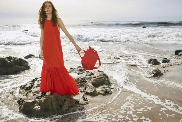 rothys makes shoes and bags from recycled marine plastic