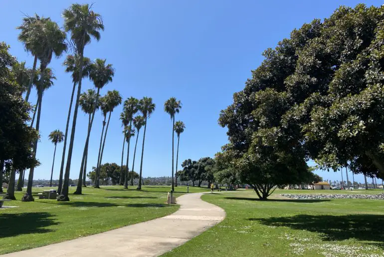 miles of paved trails in mission bay san diego are great for walking, running and biking