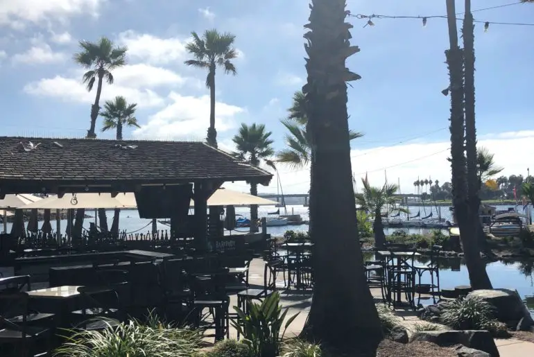 Barefoot Bar & Grill in Mission Bay San Diego